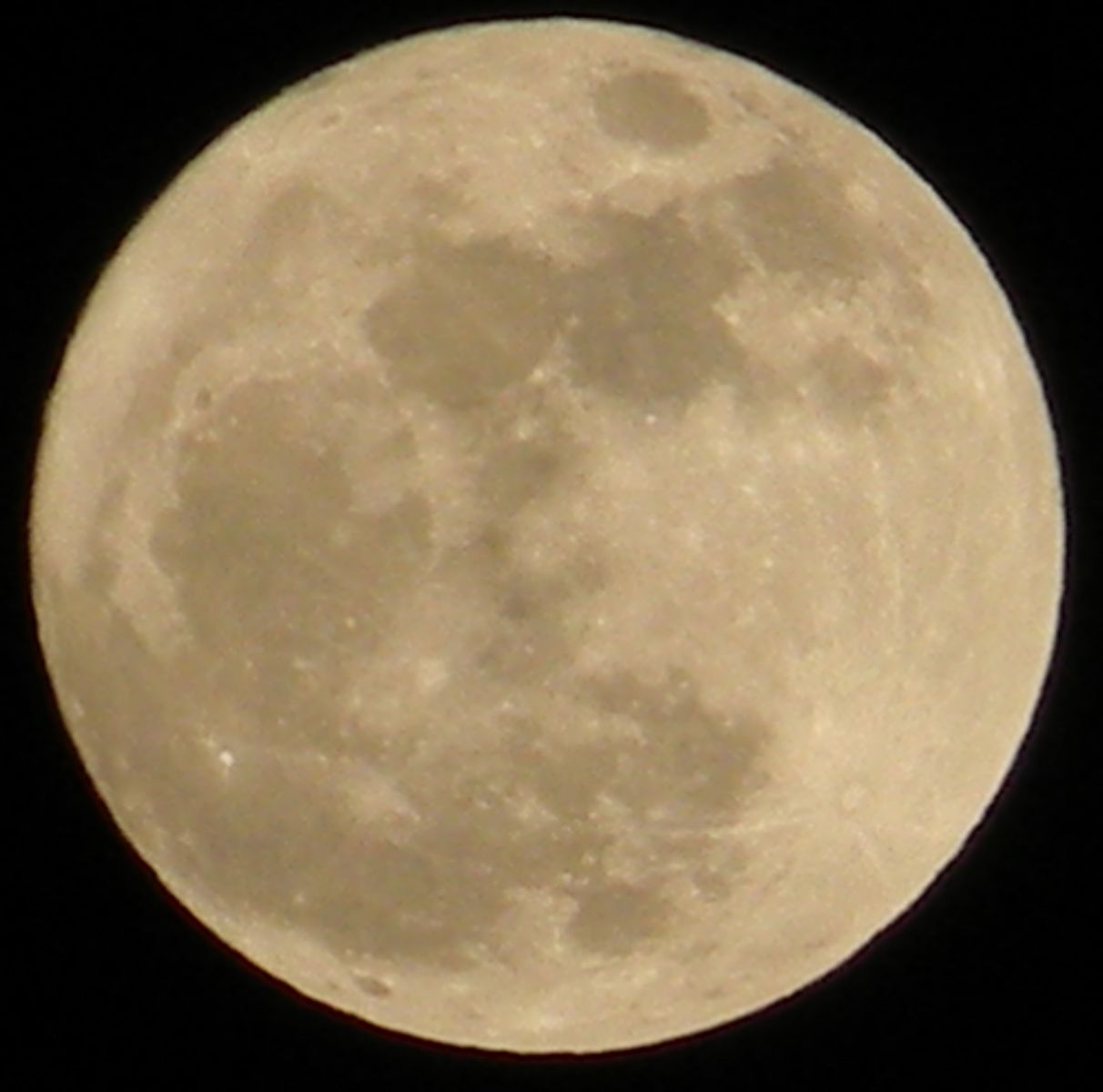 bugün günlerden “supermoon”